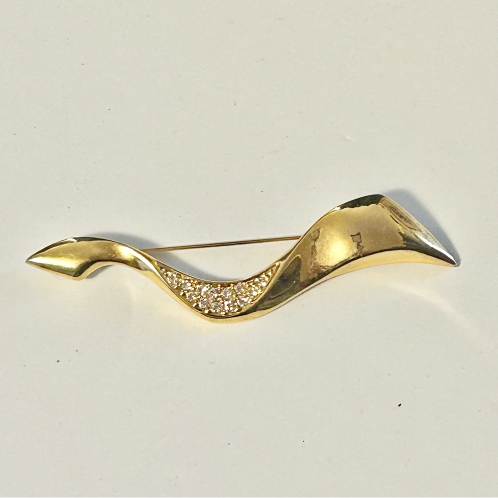 Vintage Gold Tone With Clear Rhinestones Wavy Brooch Pin